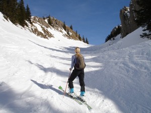 ski-tour-257008_640