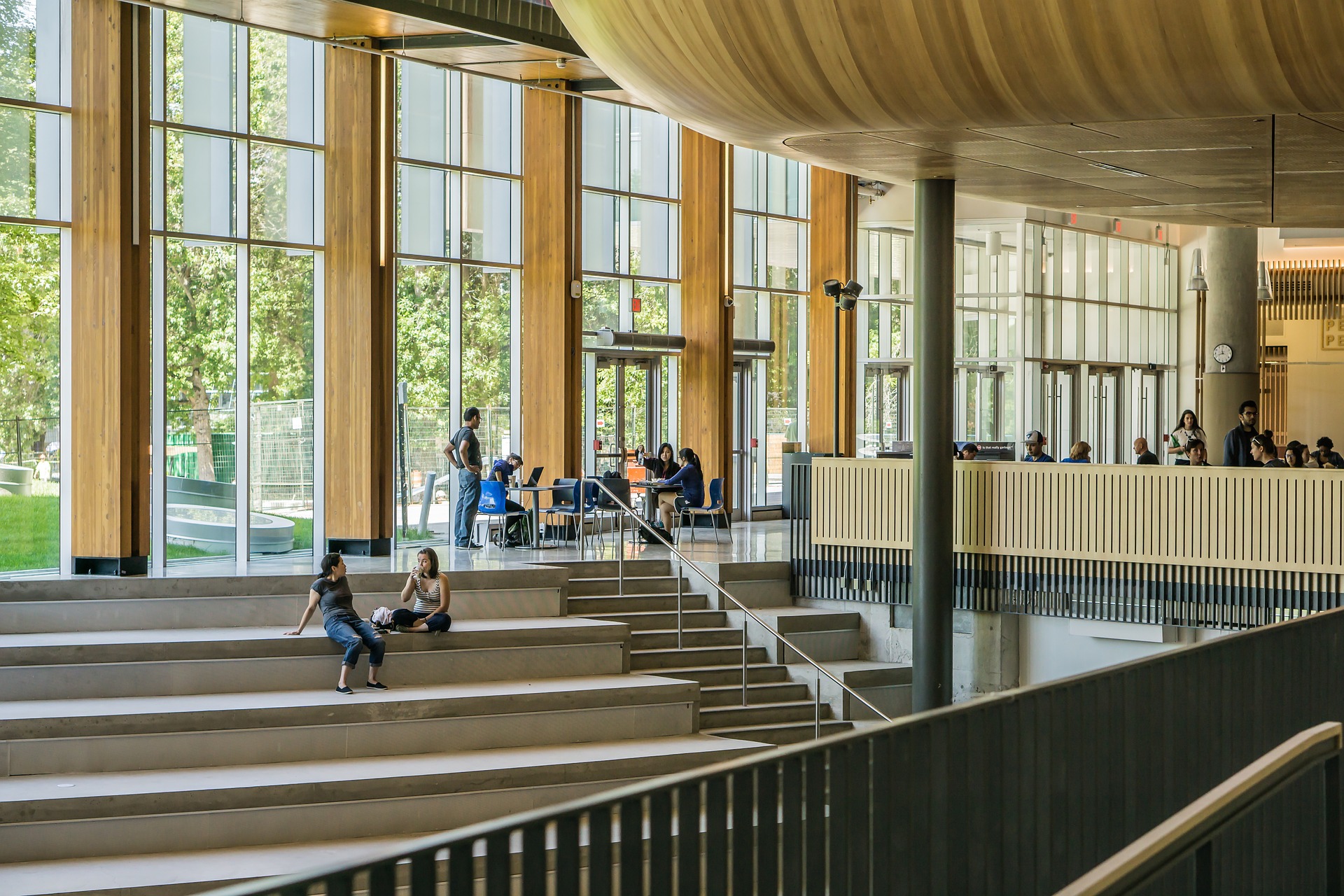 Post image for Eating Disorder Recovery & Meals in a College Cafeteria