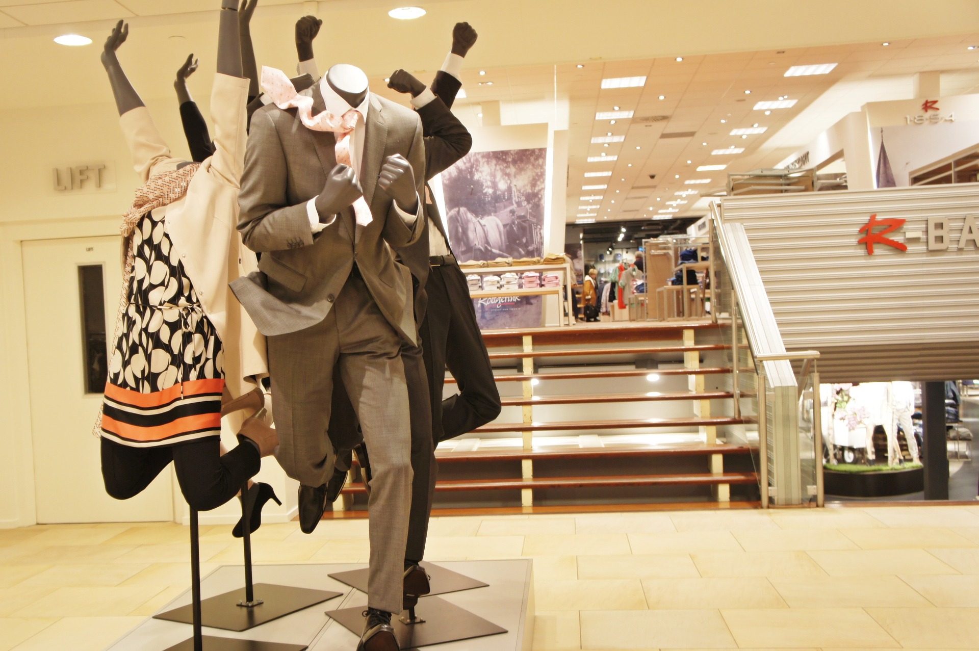 Sizeless Clothing for Eating Disorder Recovery