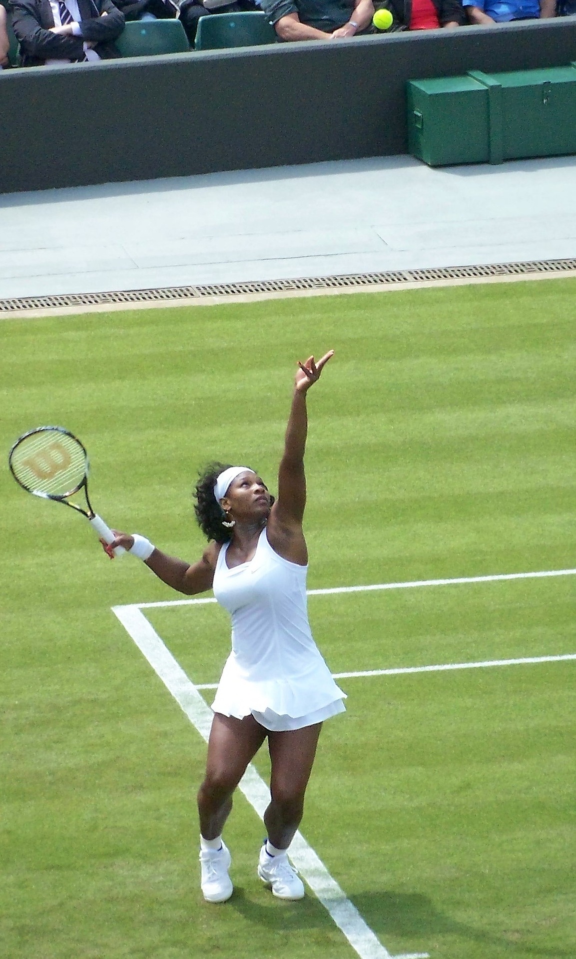Serena WIlliams playing tennis