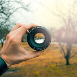 Looking through a lens Obsessive about a picture