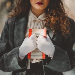 Girl trying to find Eating Disorder Treatment Center for a College Student